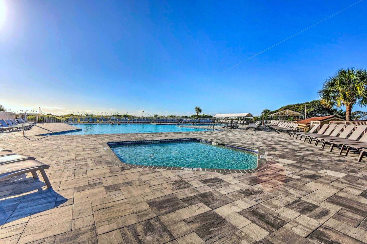 Hilton Head Beach Condo With Resort-Style Pool! Hilton Head Island Bagian luar foto